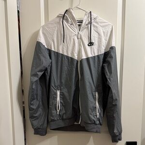 Nike Men's Two-Tone Gray and White Windbreaker